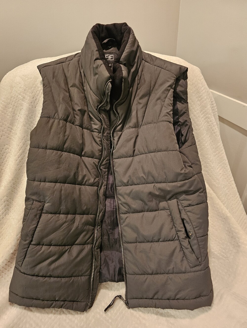 Men's Quilted Puffer Vest - Gray